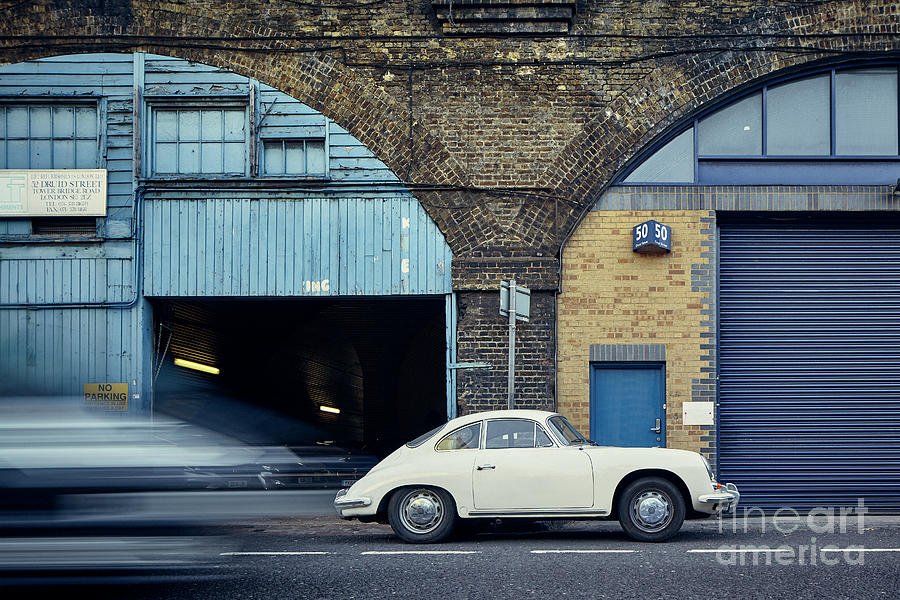 Porsche 356C - Tower Bridge Road Photograph by David Bleeker