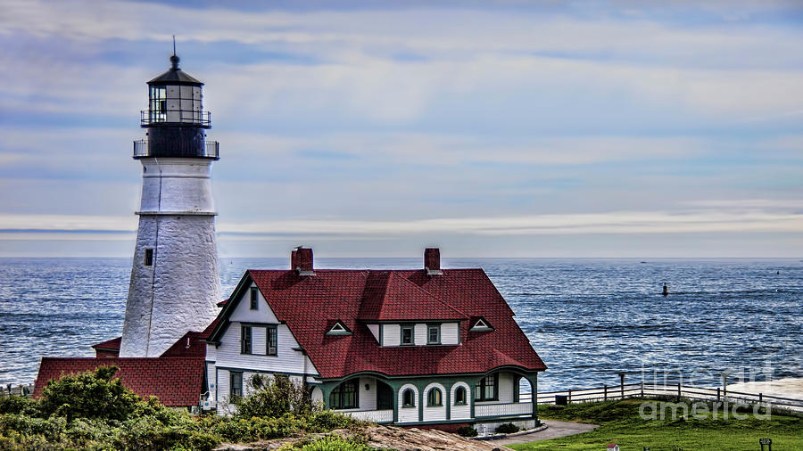 Portland Head Lighthouse Photograph by Shirley Mangini