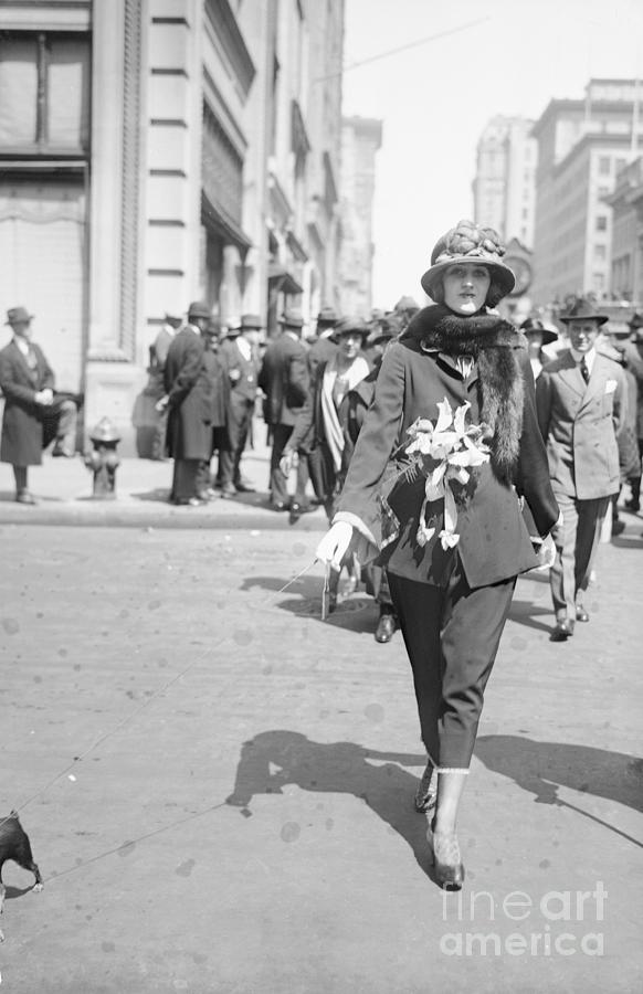 Portrait Of A Socialite Woman By Bettmann