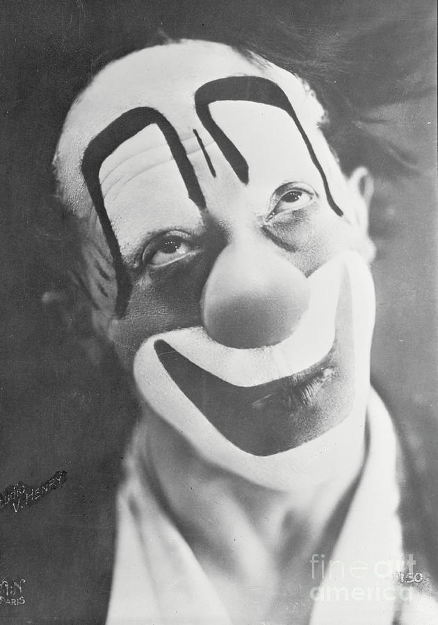 Portrait Of Clown Photograph by Bettmann