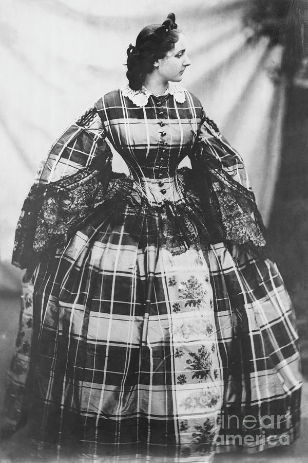 Portrait Of Countess Of Castiglione Photograph by Bettmann