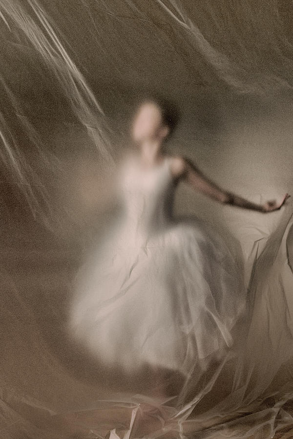 Abstract Photograph - Portrait Of Dance 6 by Federico Cella