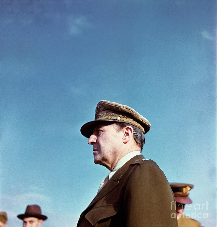 Portrait Of General Douglas Macarthur By Bettmann