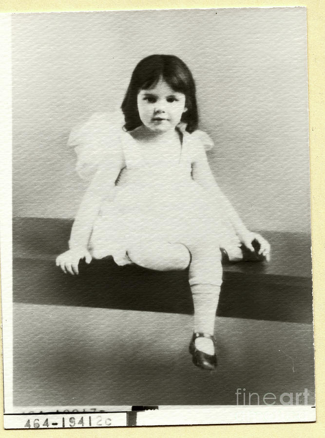 Portrait Of Judy Garland As Little Girl Photograph by Bettmann