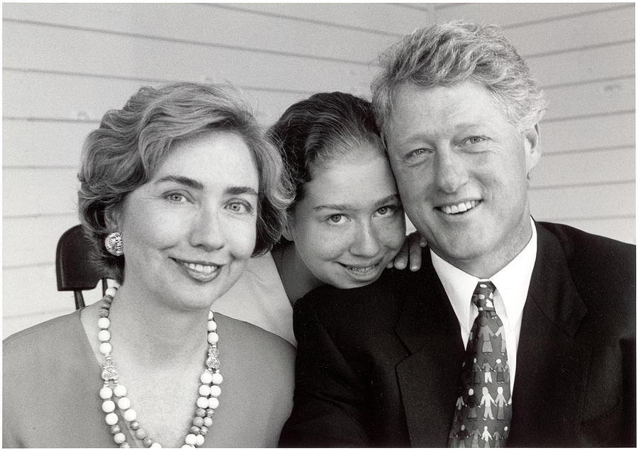 Bill Clinton Photograph - Portrait of President Bill Clinton, daughter Chelsea and wife Hillary Rodham Clinton  by Alfred Eisenstaedt
