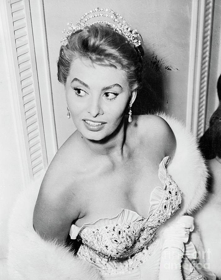 Portrait Of Sophia Loren Photograph by Bettmann