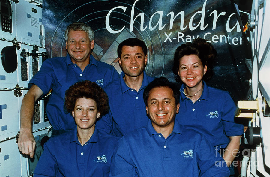 Portrait Of The Crew Of Shuttle Mission Sts-93 Photograph by Nasa/science Photo Library