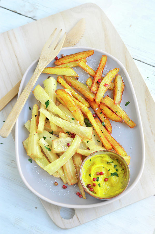 Potato Chips And Parsnip Chips,curry Mayonnaise Photograph by Keroudan