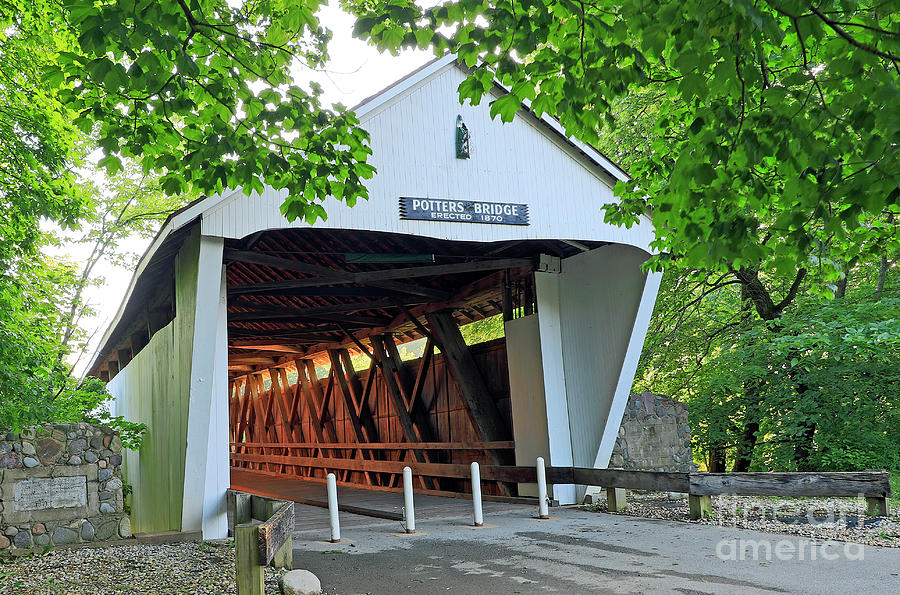 Potters Covered Bridge Noblesville, Indiana Photograph by Steve Gass