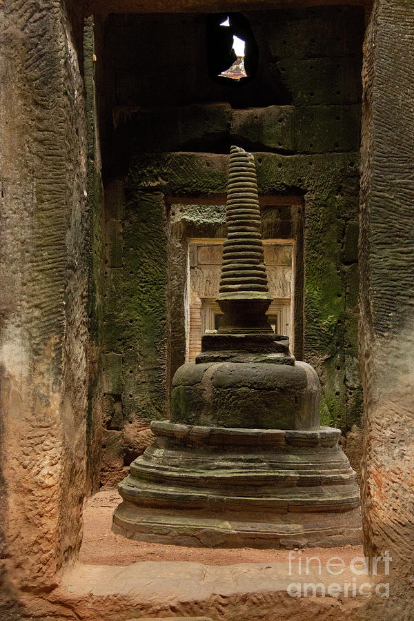 Preah Khan Stupa Photograph by Bob Phillips