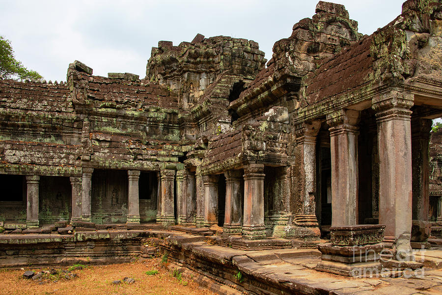 Preah Khan Temple Colonnade Photograph by Bob Phillips