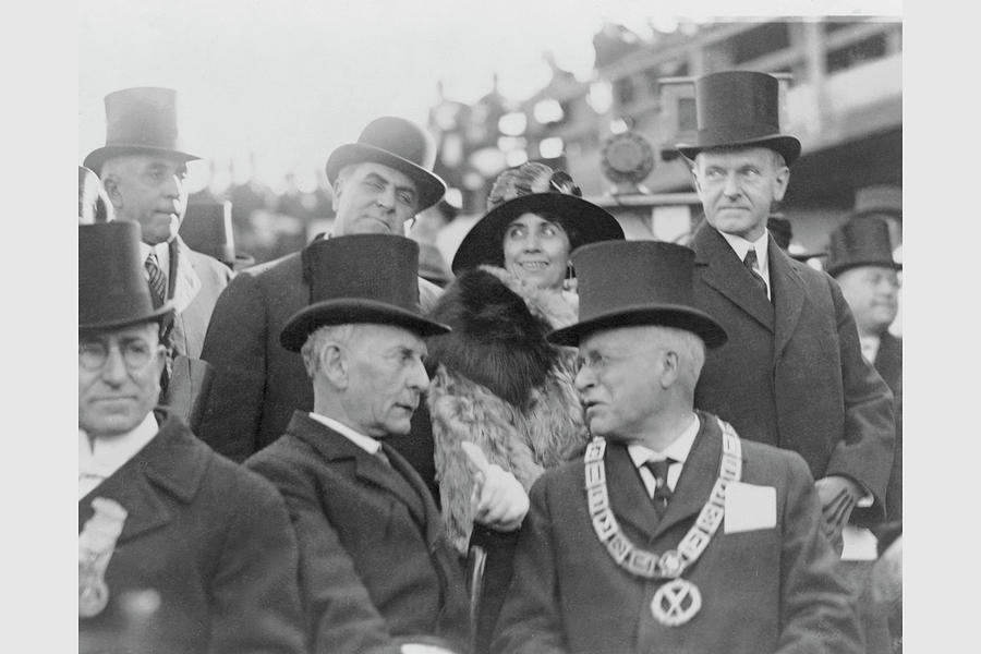 President and Mrs. Coolidge at the laying of the cornerstone of the George Washington Masonic National Memorial Painting by National photograph Company