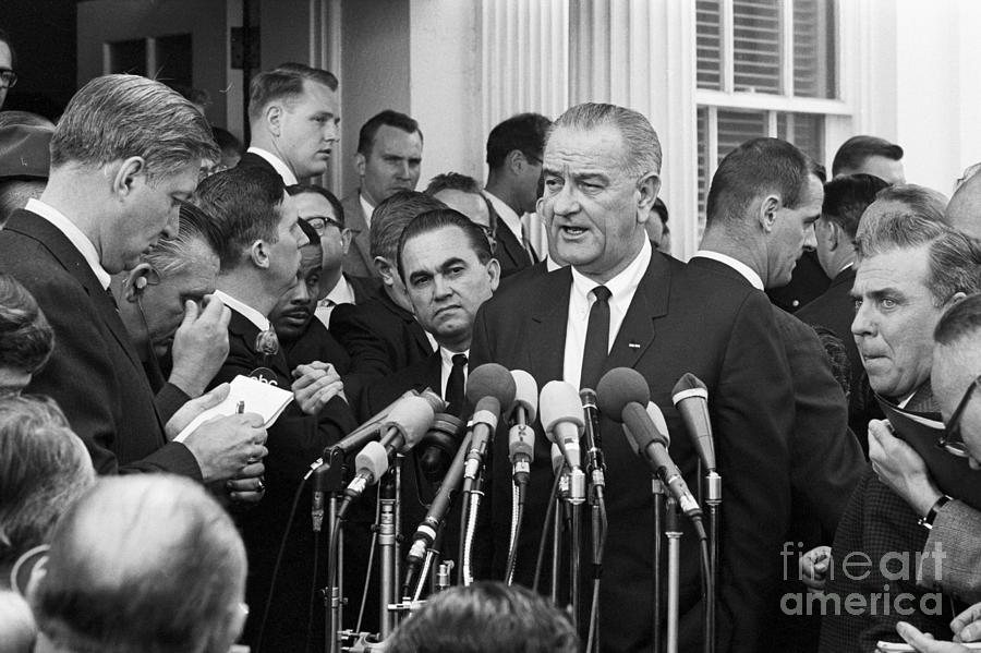 President Johnson And Governor Wallace Photograph by Bettmann