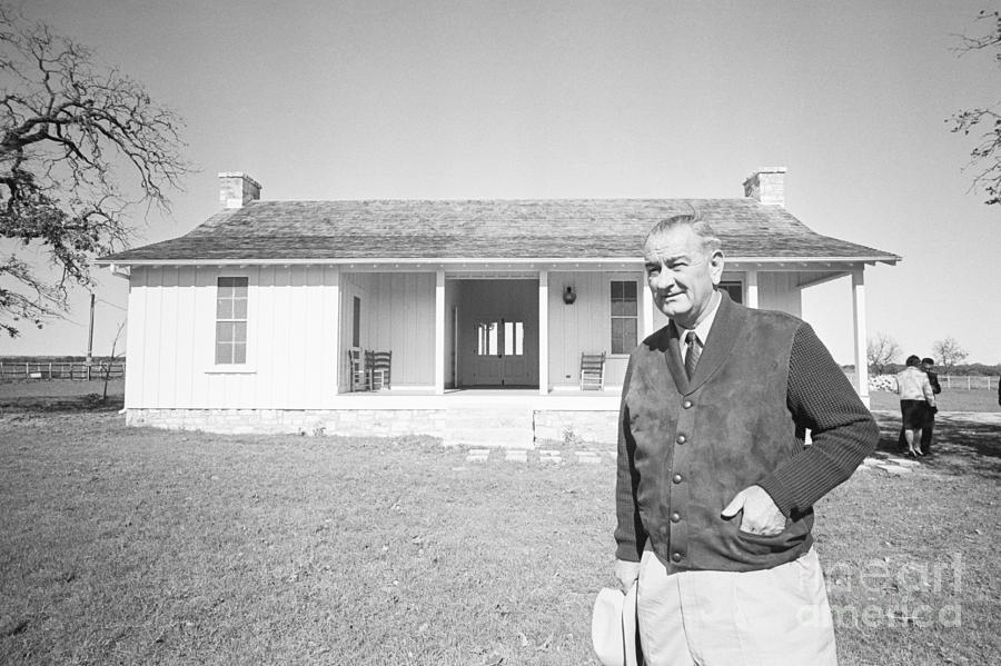 President Johnson At Birthplace Photograph by Bettmann
