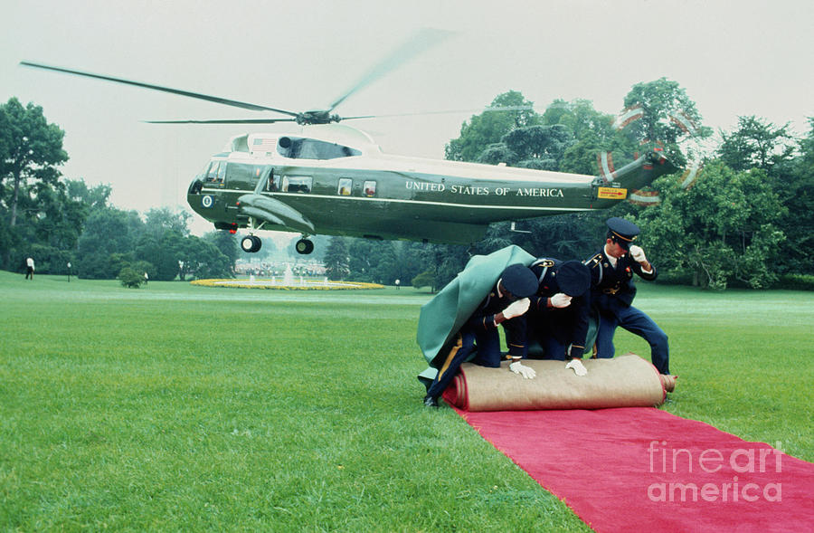 President Nixon Leaving In Helicopter Photograph by Bettmann