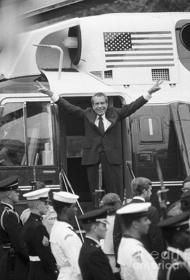 President Nixon Leaving White House Photograph by Bettmann