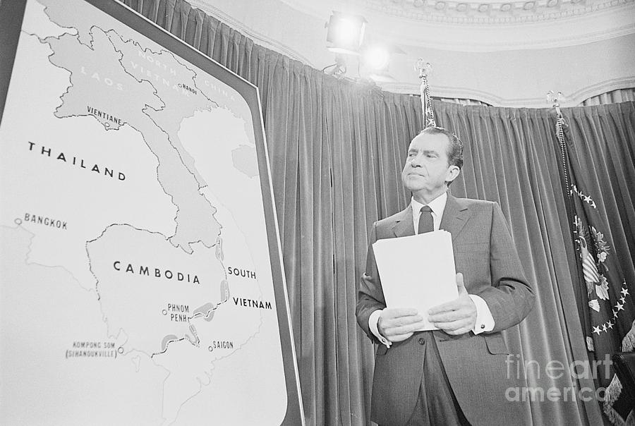 President Nixon Standing At Map Photograph by Bettmann