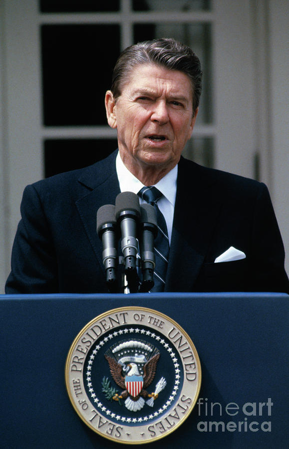President Reagan Giving A Speech Photograph by Bettmann