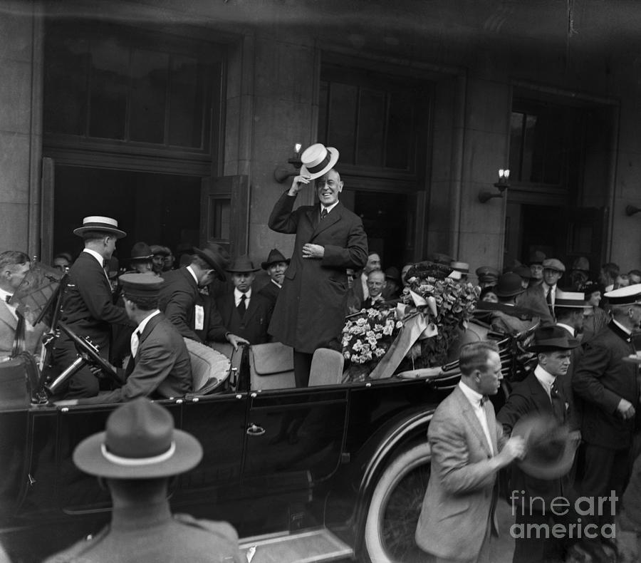 President Woodrow Wilson Acknowledges Photograph by Bettmann
