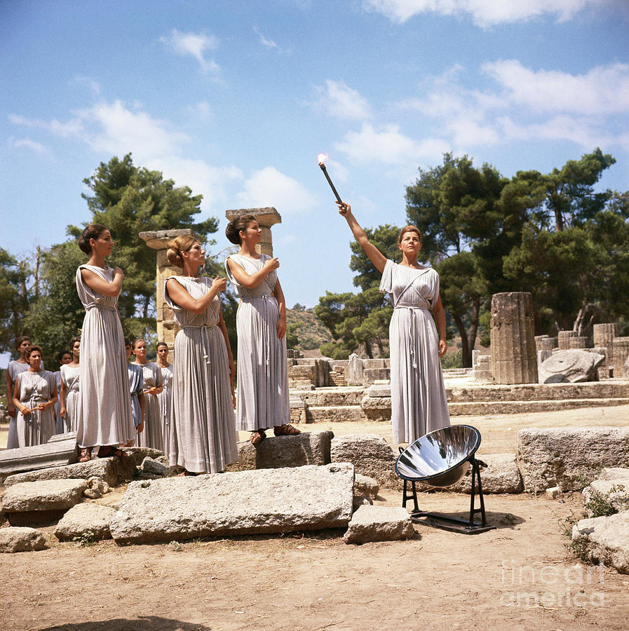 Priestesses Performing Ceremony Photograph by Bettmann