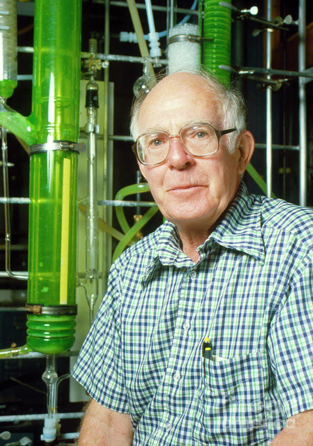 Prof. Raymond Davis Jr. by David Parker/science Photo Library