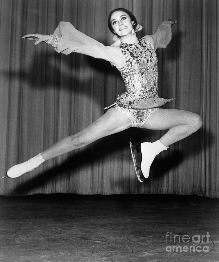 Professional Figure Skater Peggy Fleming Photograph by Bettmann