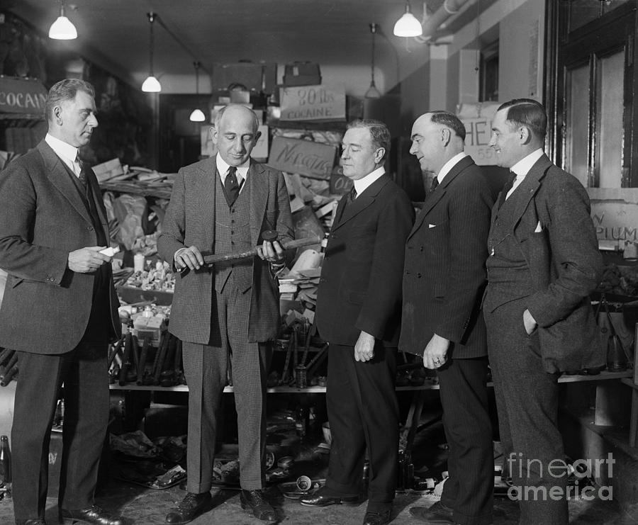 Prohibition Officials Conversing Photograph by Bettmann Prohibition Officials Conversing Photograph by Bettmann