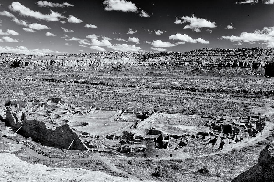 Pueblo Bonito at Chaco Canyon Photograph by Alan Vance Ley