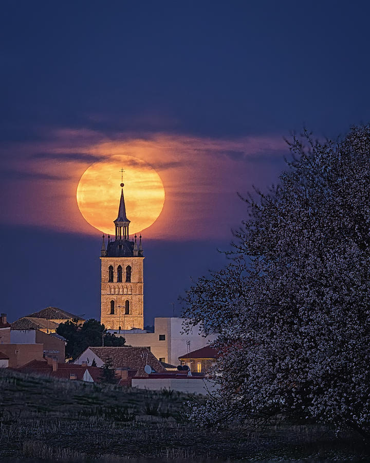 Toledo Photograph - "mudjar" Moon by Enrique Rodrguez De Mingo