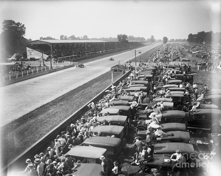Race Cars Alongside Track Photograph by Bettmann