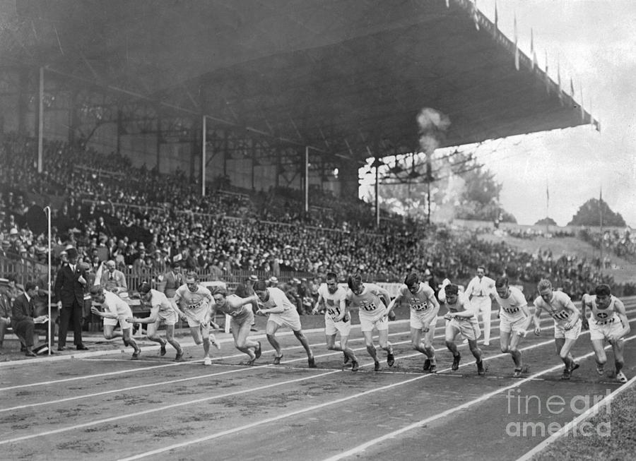 Racers Starting Race At The Olympics Photograph by Bettmann