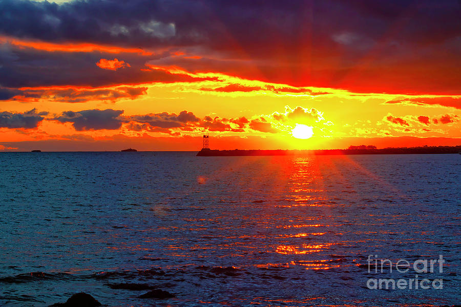 Radiant Sunset Photograph by Joe Geraci