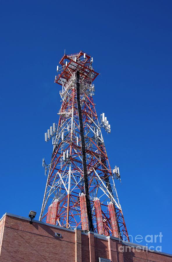 Radio Transmitter Mast In Cocoa Photograph by Mark Williamson/science Photo Library