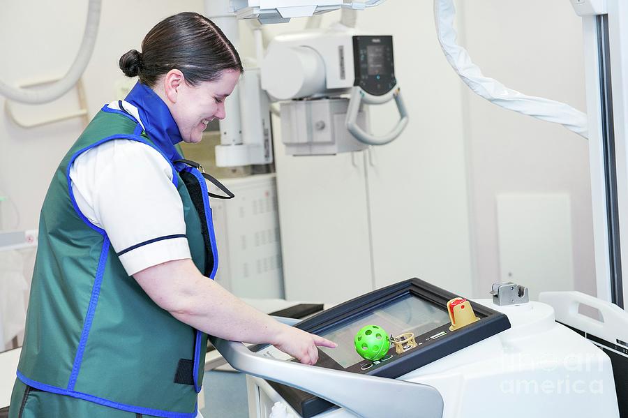 Radiographer With A Mobile Xray Machine Photograph by Lth Nhs Trust