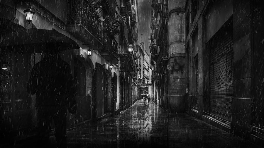 Rain In The Alley Photograph by Nicodemo Quaglia
