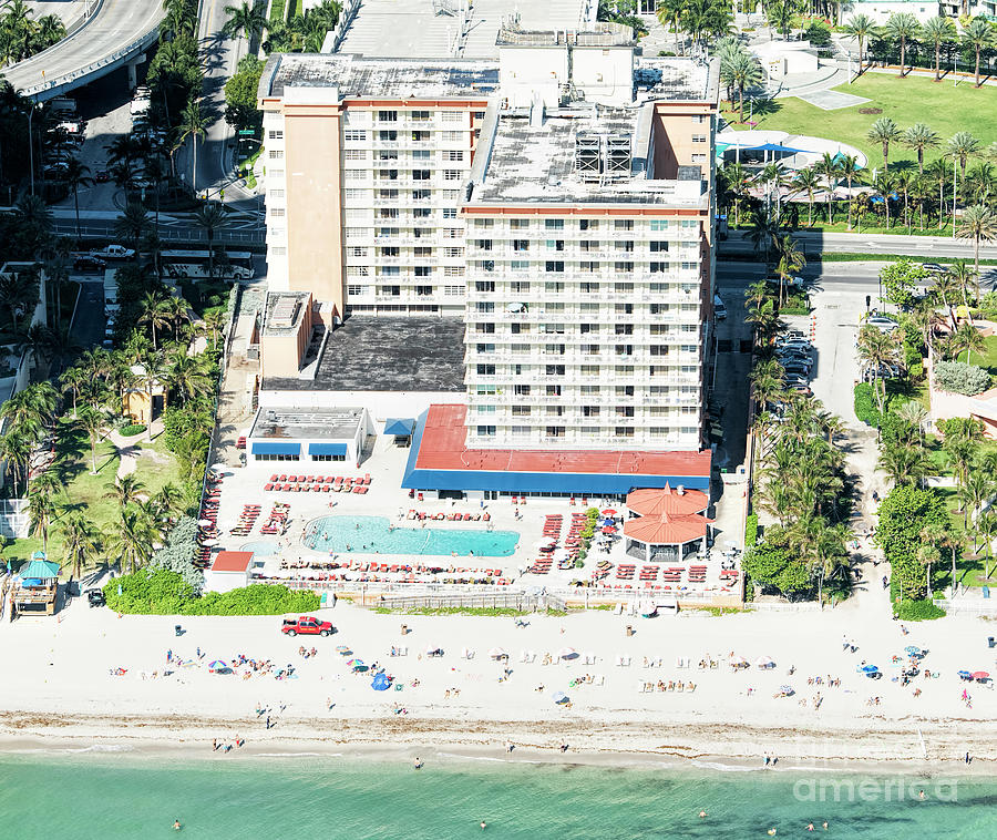 Ramada Plaza by Wyndham Marco Polo Beach Resort in North Miami B Photograph by David Oppenheimer