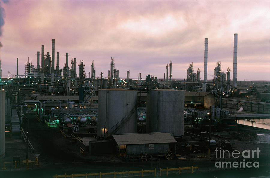 Ras Tanura Refinery Photograph by Bettmann