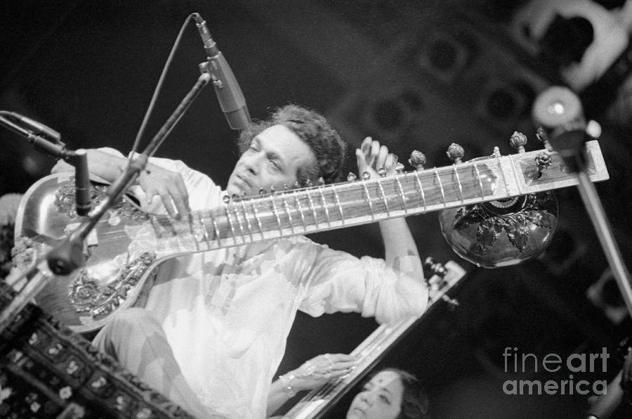 Ravi Shankar Playing Sitar Photograph by Bettmann