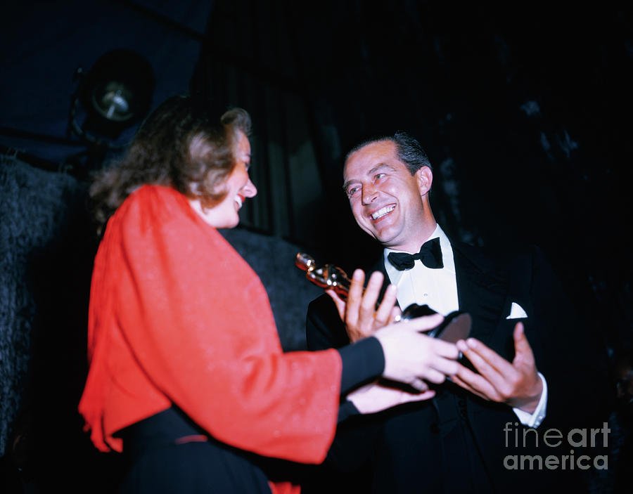 Ray Milland Holding His Academy Award Photograph by Bettmann