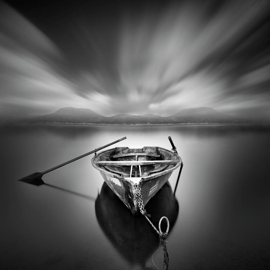 Black And White Photograph - Ready by Moises Levy