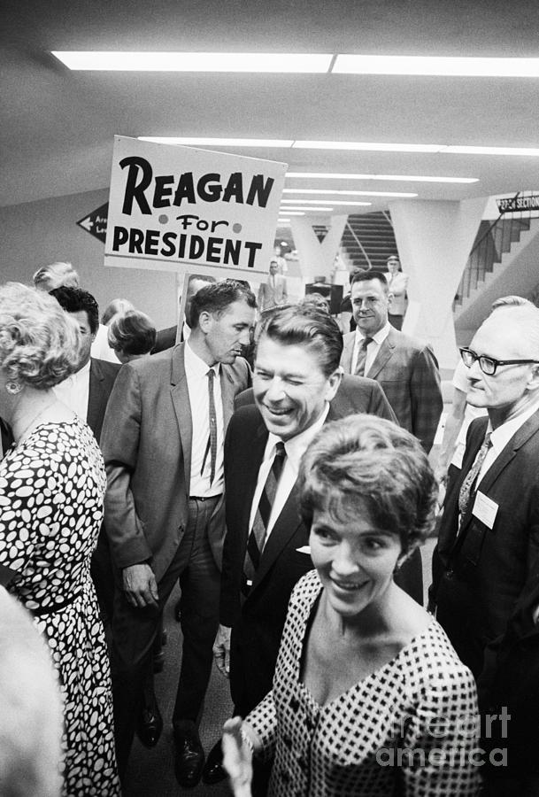 Reagan And Wife At Convention Photograph by Bettmann