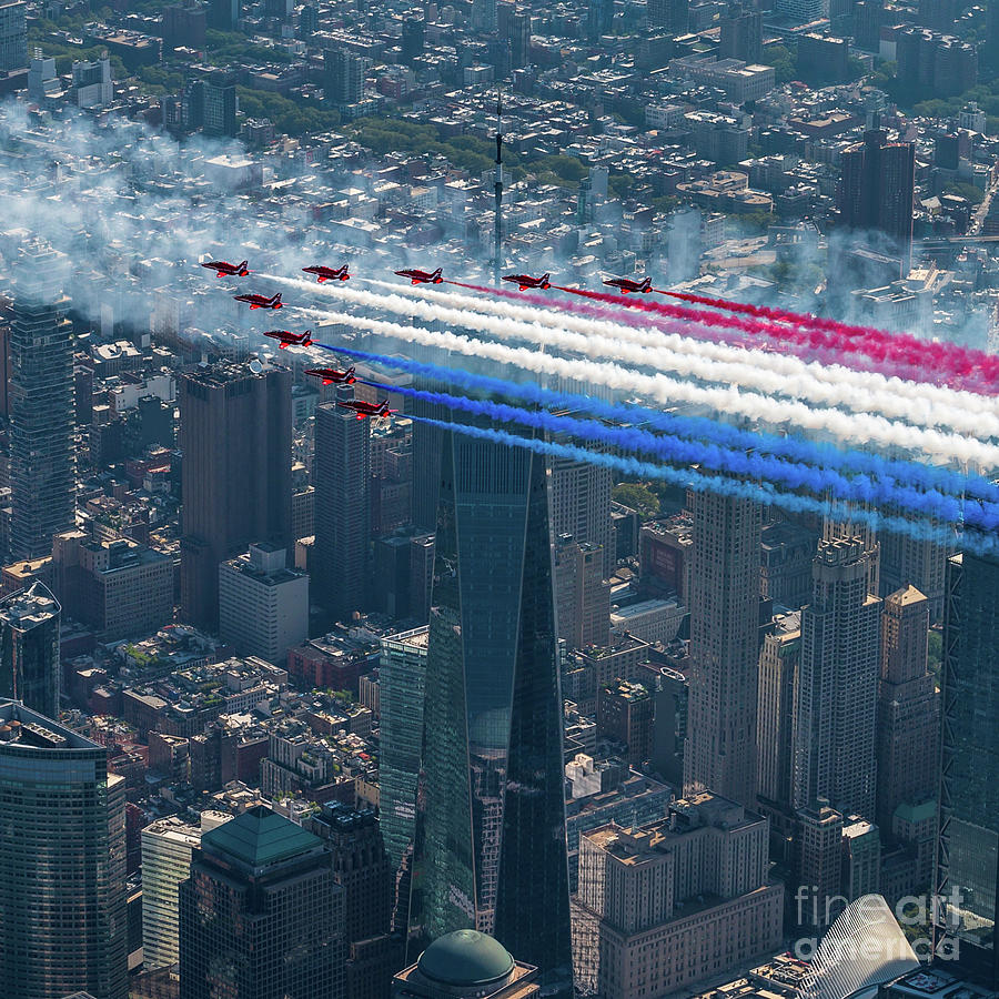 Red Arrows Flying Over The One World Trade Center Photograph by Us Air Force, Senior Airman Alexander Cook/science Photo Library
