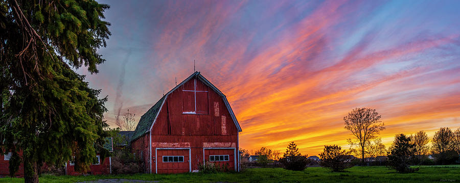 Red Barn At Sunset Photograph by Mark Papke