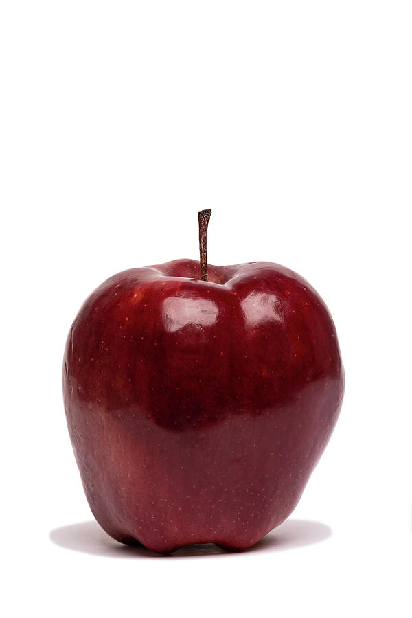 https://images.fineartamerica.com/images/artworkimages/mediumlarge/2/red-delicious-apple-1-a-john-brueske.jpg