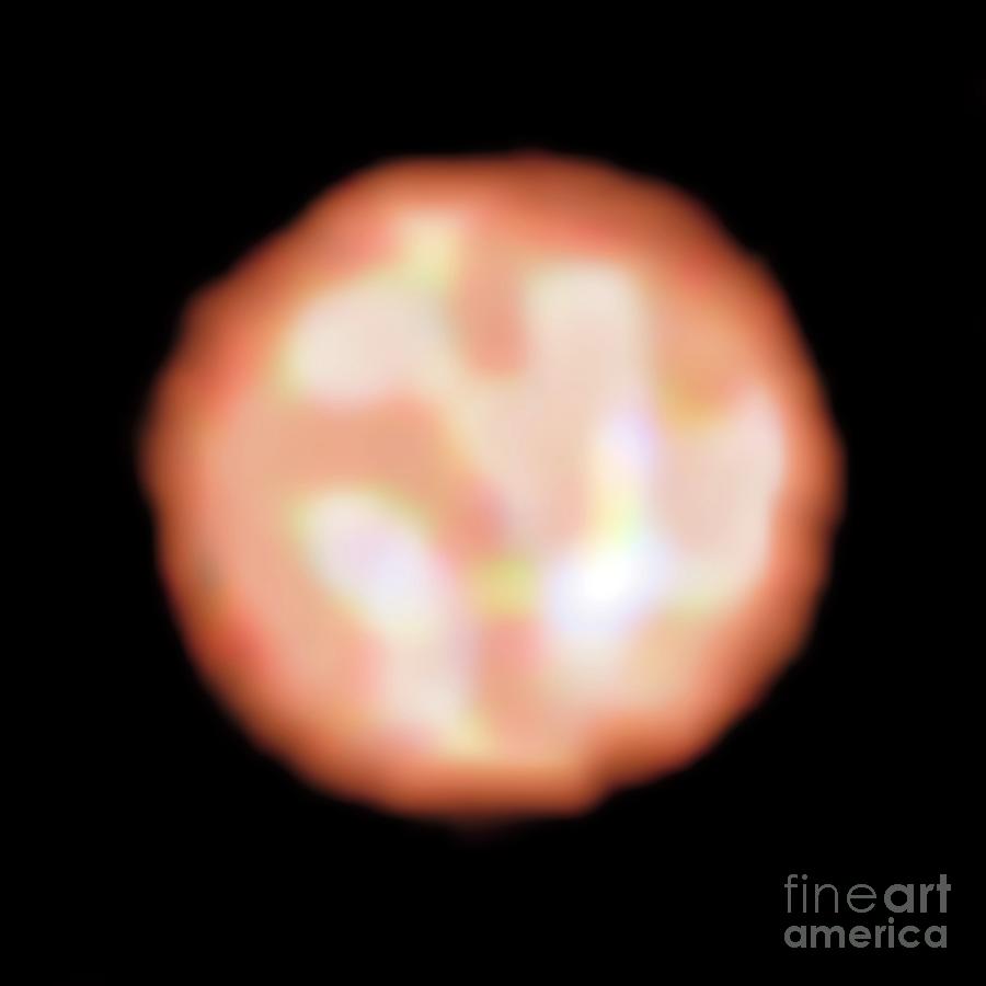 Red Giant Star Pi1 Gruis Photograph by European Southern Observatory/science Photo Library