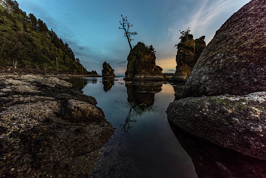 Reflections of the Three Graces by Johanna Froese Reflections of the Three Graces by Johanna Froese