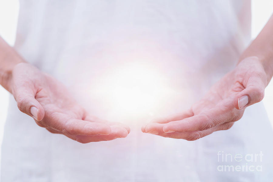 Reiki Photograph - Reiki Distance Healing by Microgen Images/science Photo Library