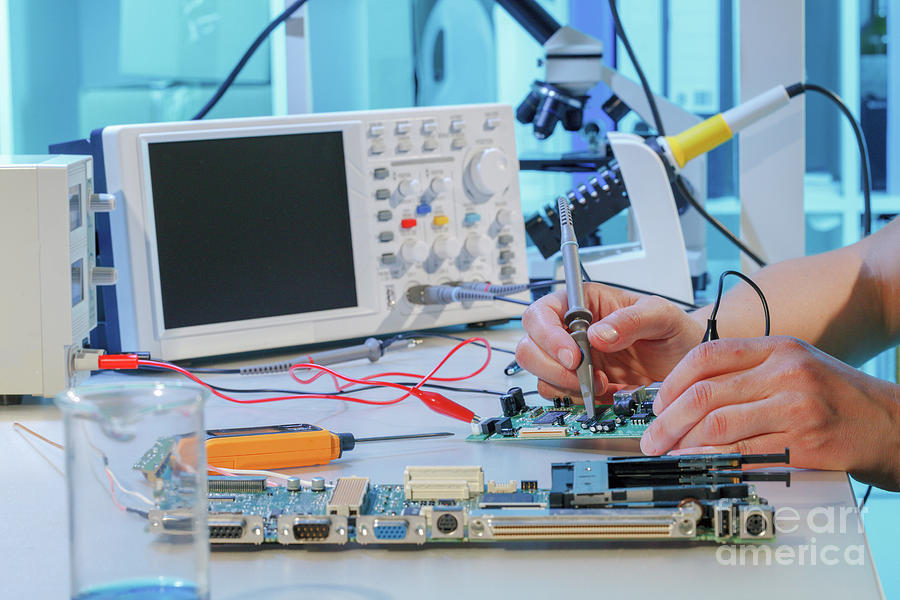 Indoors Photograph - Repairing Printed Circuit Board by Wladimir Bulgar/science Photo Library Indoors Photograph - Repairing Printed Circuit Board by Wladimir Bulgar/science Photo Library