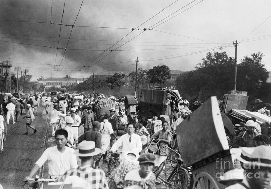 Residents Flee Tokyo After Earthquake Photograph by Bettmann