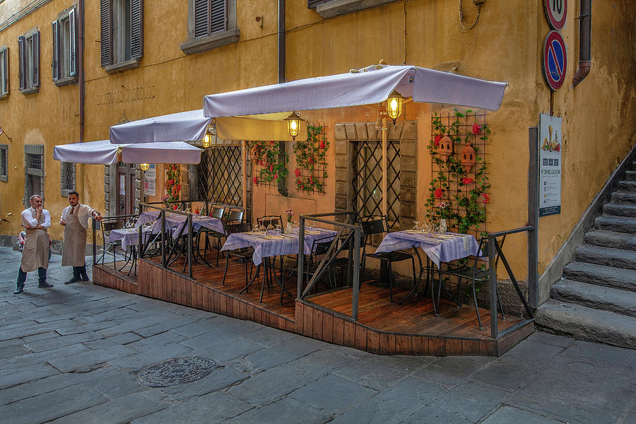 Restaurant in Cortona Tuscany Photograph by Al Hurley